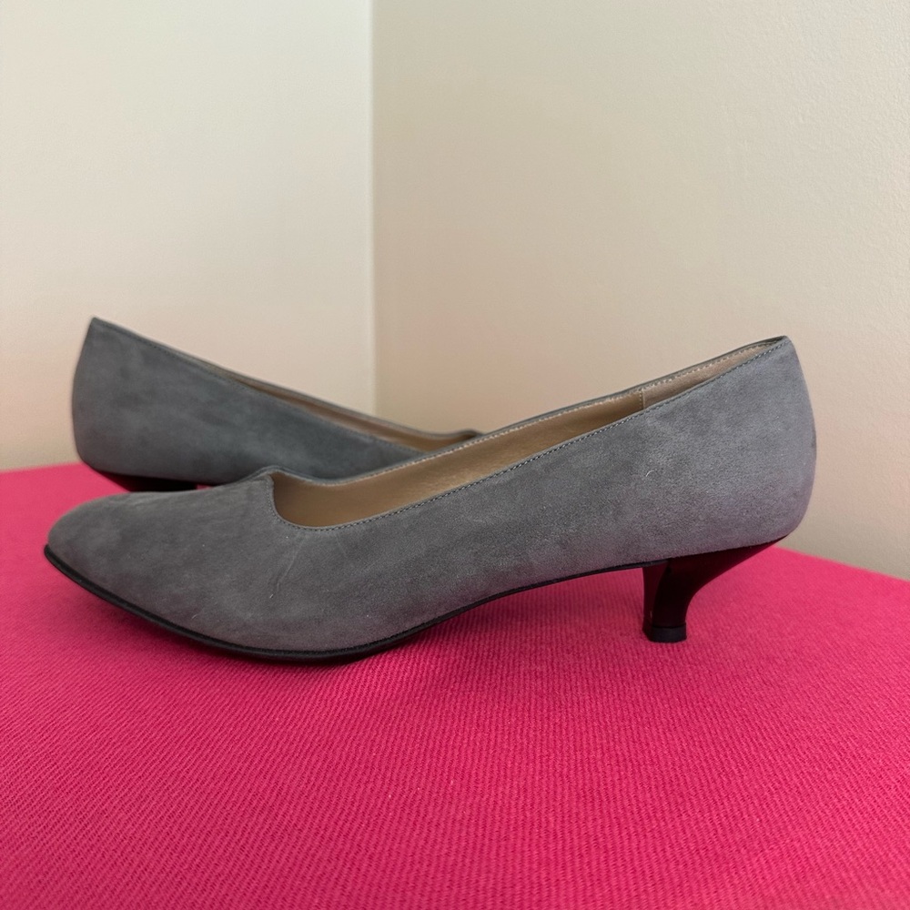 BRAND NEW! BeautiFeel gray suede - size 40